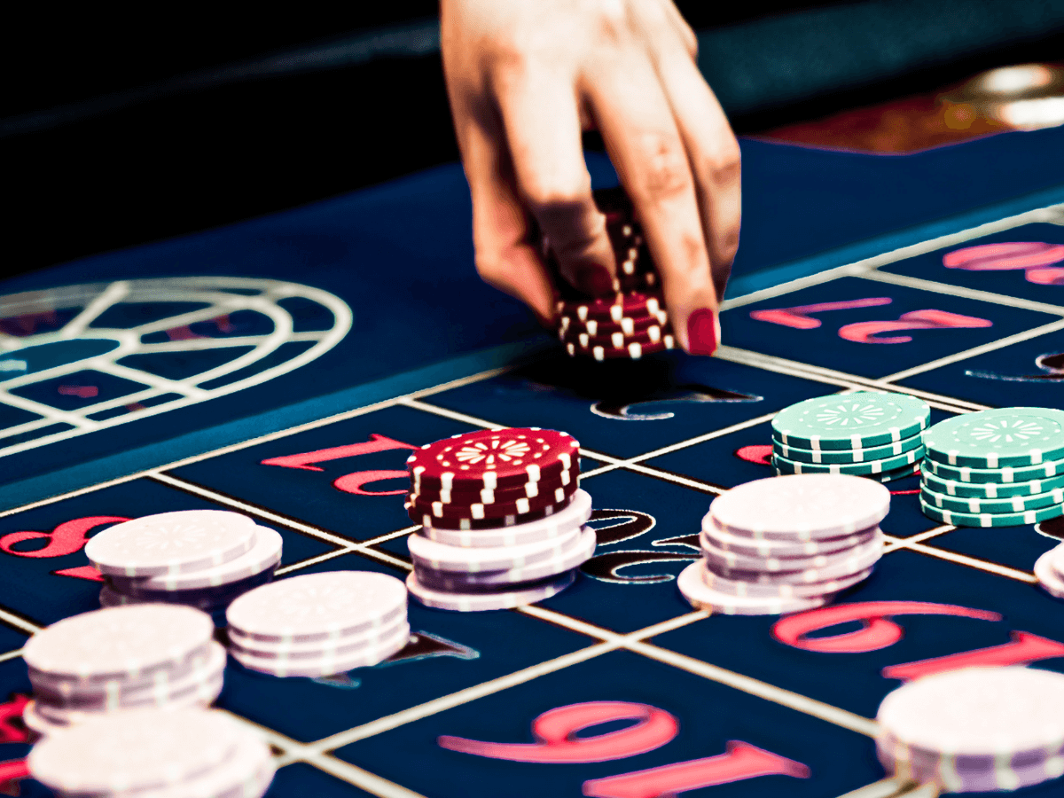 choosing the right professional dealer for your casino party game